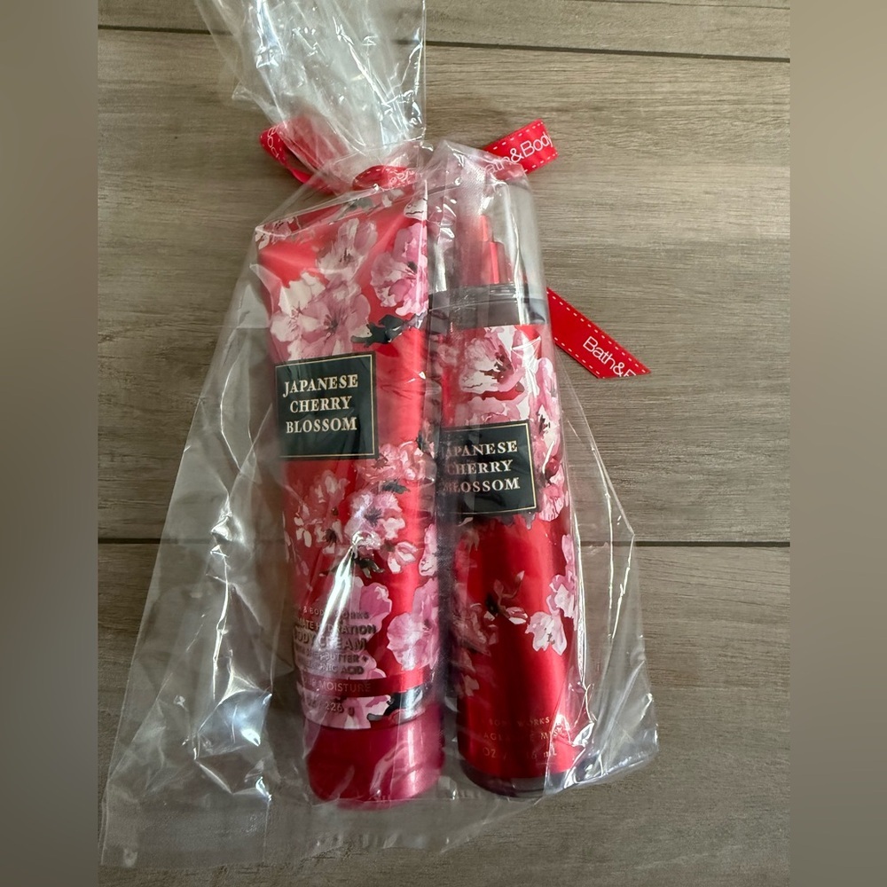Bath & Body Works Cherry Blossom Duo in Red and Pink